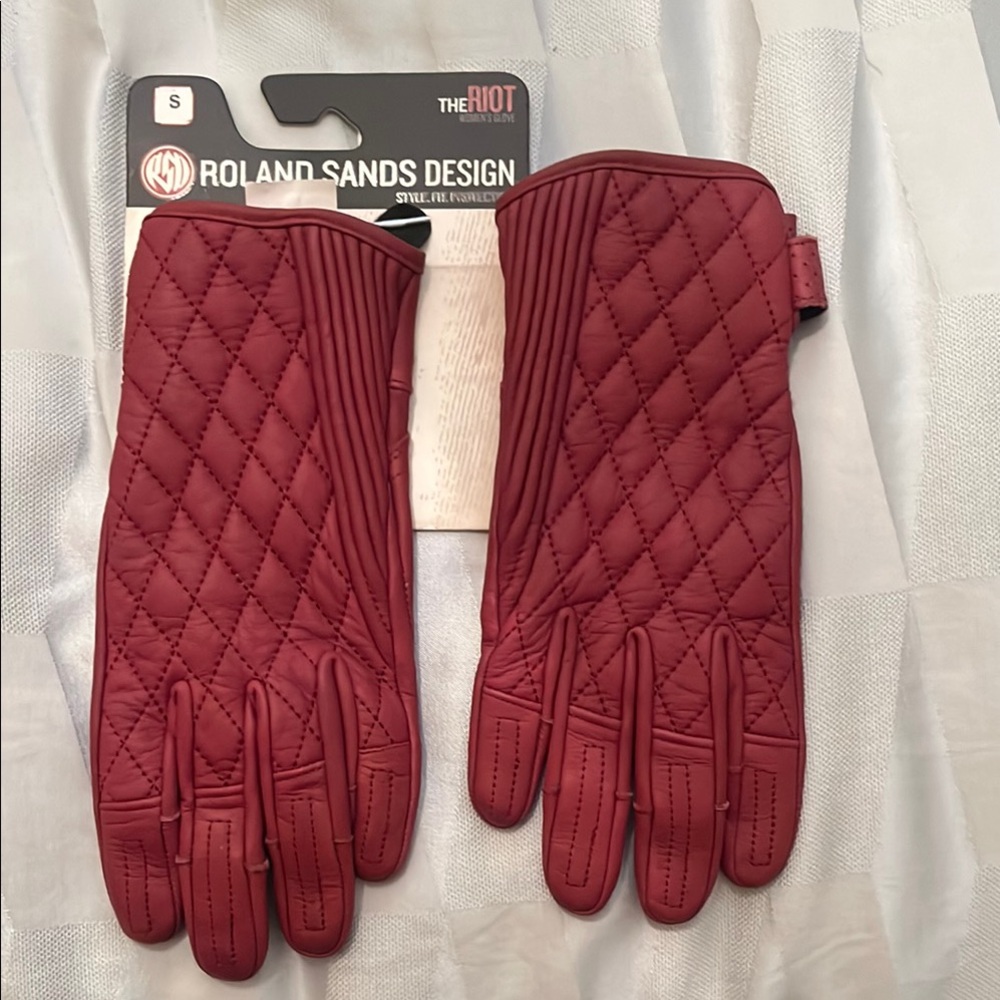 Roland Sands Design Quilted Red Gloves NWT Small